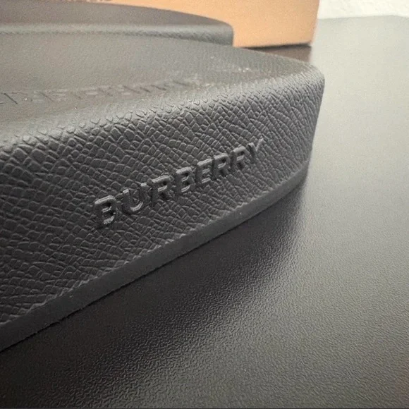 Burberry Beige Check Slides Size 10M - Picture 3 of 4